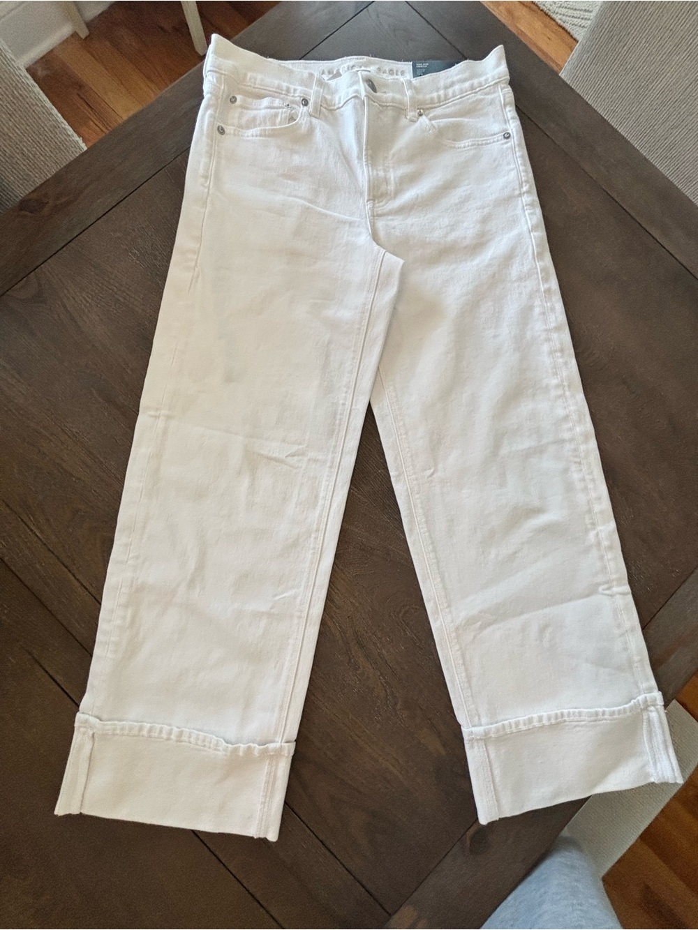 American Eagle Outfitters White Stovepipe Straight-Leg Jeans with Rolled Cuffs